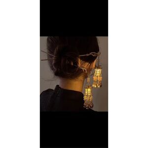 Beautiful vintage Chinese hair pin , beautiful, hand holding Chinese lantern ,